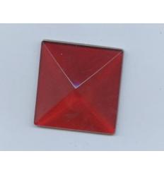 cabochon Pyramide de 30x30mm Rouge