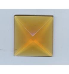 cabochon Pyramide de 30x30mm Ambre