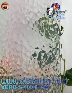 Transparent "S" glass medium grain colorless iridescent COE96 30x30cm