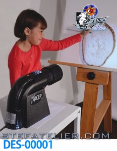 TRACER 100W projector to enlarge your drawings